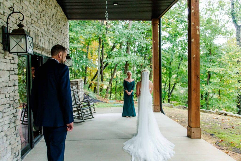 First look with dad portraits at Paradise Ranch and Retreat in Springfield, Tennessee