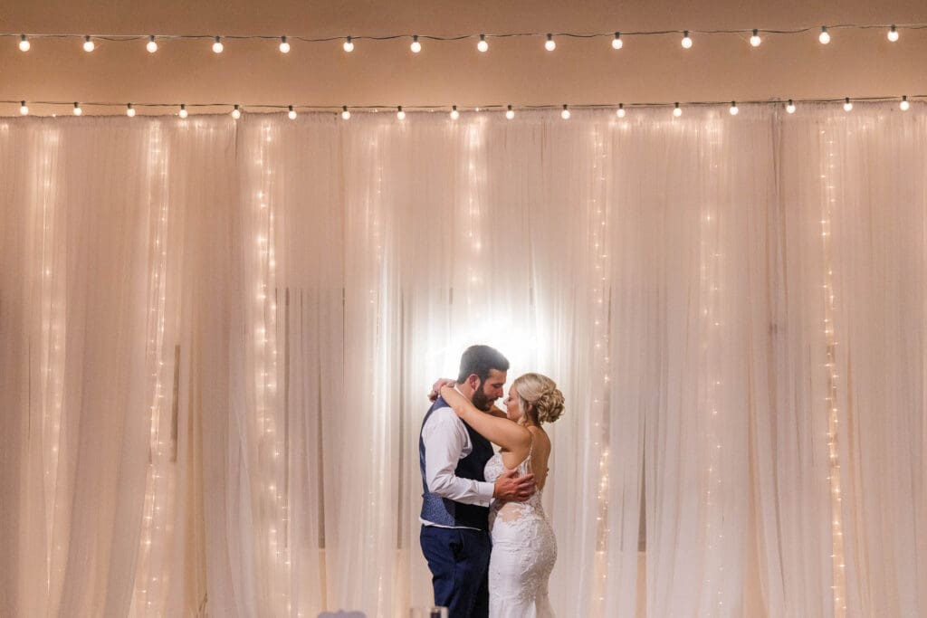 Private last dance at wedding venue in Springfield, Tennessee